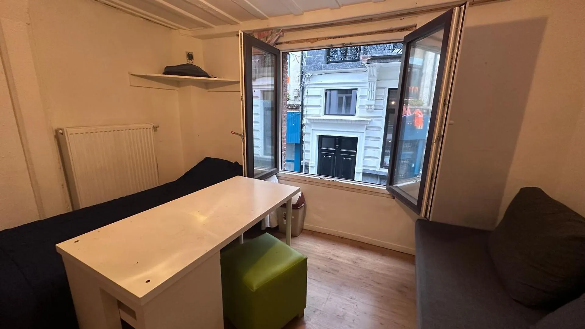 Bed And Coffe Cl Bed & Breakfast Antwerp Belgium